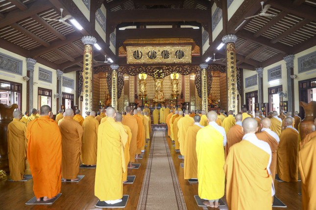 Trang nghiêm khóa lễ