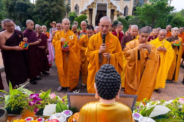 Khóa lễ cầu nguyện quốc thái dân an