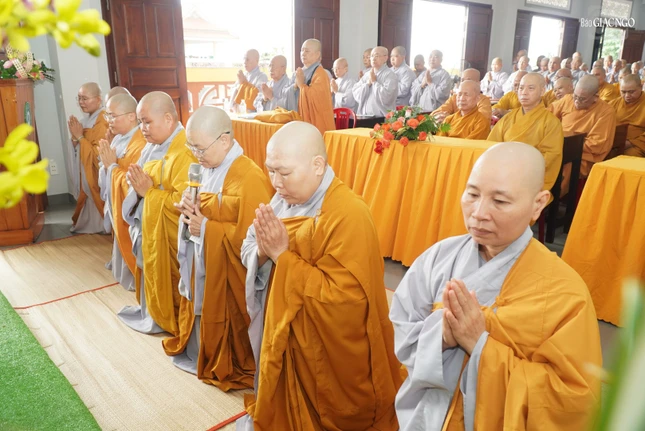 Chư Ni thỉnh giáo giới