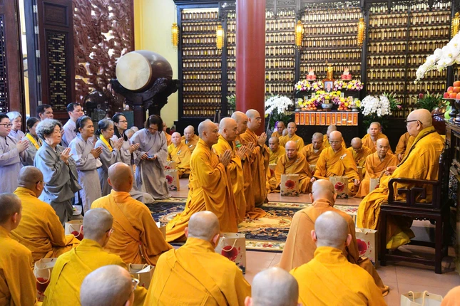 Thượng tọa Thích Nhật Thiện khánh tuế Trưởng lão Hòa thượng Thích Như Tín nhân Đại lễ Vu lan - Báo hiếu