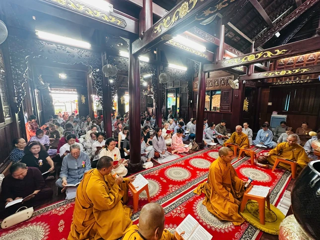 Phật tử về chùa Phước Điền tham dự lễ Vu lan