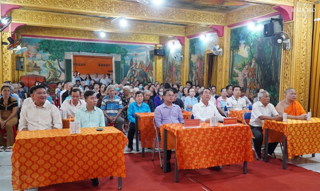 Đại diện chính quyền, chư Tăng chùa Candaransi và người dân tham dự Đại diện chính quyền, chư Tăng chùa Candaransi và người dân tham dự