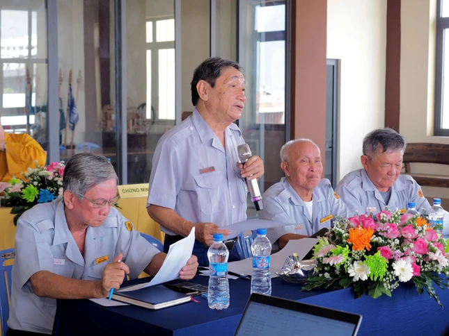 Huynh trưởng Thị Cư đại diện chủ tọa đoàn thông qua danh sách nhân sự dự kiến