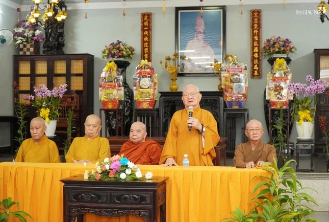 Hòa thượng Thích Giác Thuận đạo từ chứng minh