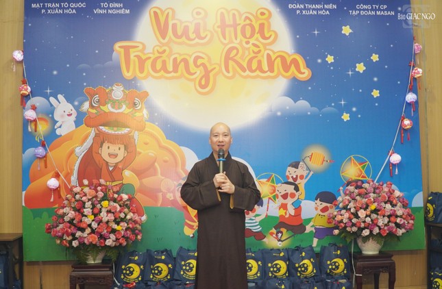 Thượng tọa Thích Nguyên Các, phó trụ trì chùa Vĩnh Nghiêm phát biểu