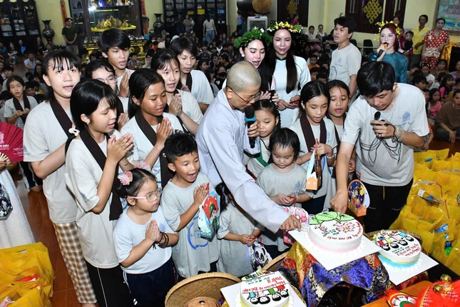 Kỷ niệm 9 năm Lớp giáo lý Bé học Phật