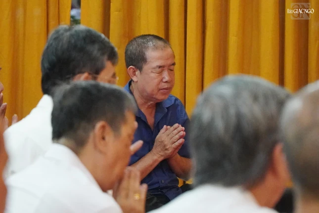 Thọ tam quy, ngũ giới