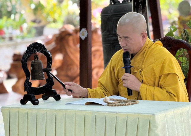 Đại đức Thích Thiện Xuân đại vị trùng tuyên Bồ-tát giới Đại đức Thích Thiện Xuân đại vị trùng tuyên Bồ-tát giới