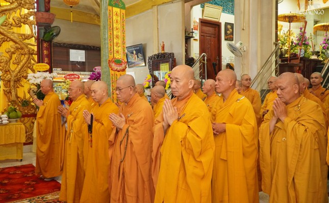 Chư Tăng trong khóa lễ tưởng niệm Chư Tăng trong khóa lễ tưởng niệm