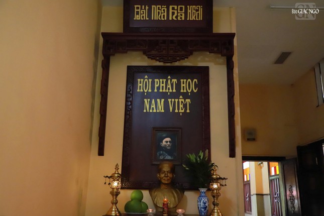 Chùa Phật Học Xá Lợi là trụ sở Trung ương của Hội Phật học Nam Việt, một tổ chức Phật giáo có uy tín hoạt động từ năm 1951 cho đến năm 1981, có tất cả 74 chi hội với gần 25.000 hội viên khắp các địa phương ở miền Đông và Tây Nam Bộ. Đây còn là tòa soạn của tờ bán nguyệt san Từ Quang, tiếng nói chính thức của Hội Phật học Nam Việt, hoạt động liên tục từ năm 1952 đến 1974