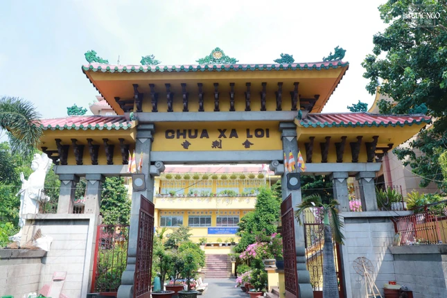 Cổng tam quan đường Sư Thiện Chiếu