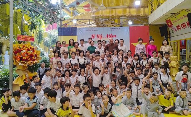 Niềm vui của thầy trò Lớp phổ cập Trường Tiểu học Trần Quang Khải – chùa Kỳ Quang 2 Niềm vui của thầy trò Lớp phổ cập Trường Tiểu học Trần Quang Khải – chùa Kỳ Quang 2