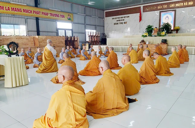 Tác bạch kiểm Tăng Tác bạch kiểm Tăng