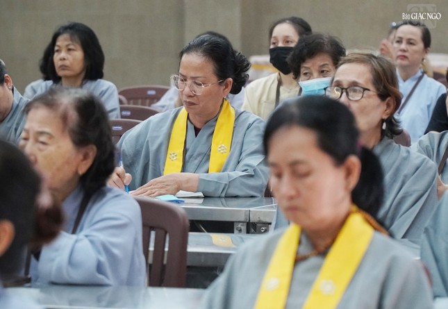 Ghi chép lời giảng cẩn thận