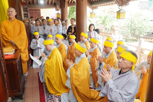 Ni sư Thích nữ Như Phước dâng lời tưởng niệm ân sư và phát nguyện hoàn thành trách nhiệm một vị trụ trì Ni sư Thích nữ Như Phước dâng lời tưởng niệm ân sư và phát nguyện hoàn thành trách nhiệm một vị trụ trì