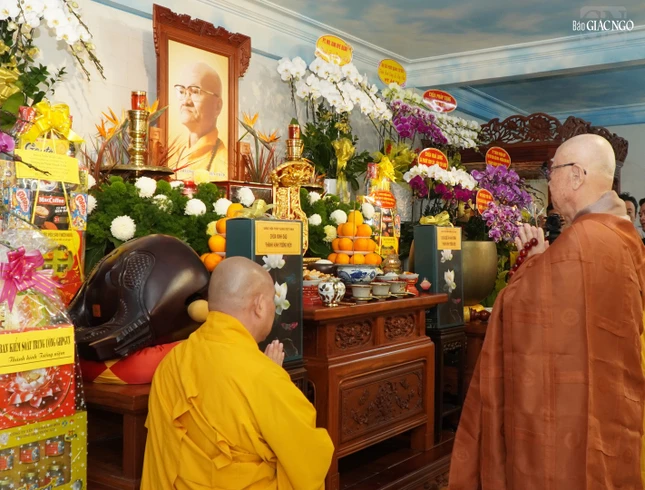 Di ảnh Trưởng lão Hòa thượng Thích Hiển Pháp tại Tổ đường Di ảnh Trưởng lão Hòa thượng Thích Hiển Pháp tại Tổ đường