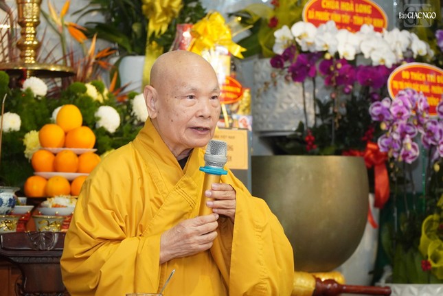 Trưởng lão Hòa thượng Thích Thiện Nhơn thay mặt chư tôn đức chứng minh tấm lòng môn đồ đệ tử