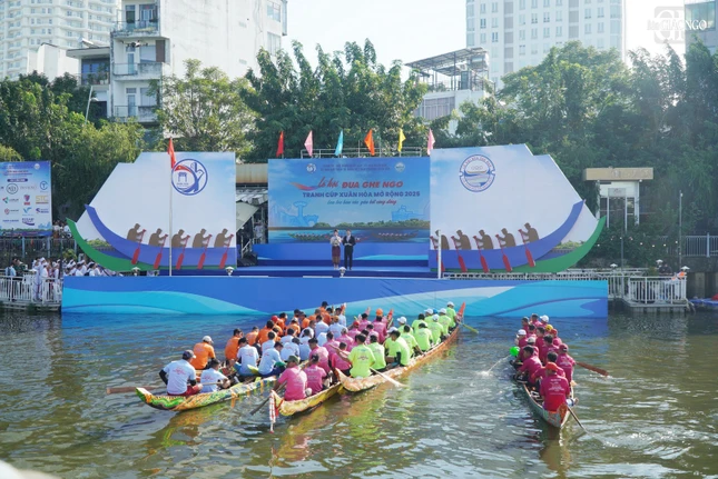 Khai mạc Lễ hội đua ghe Ngo tranh Cúp Xuân Hòa mở rộng 2025