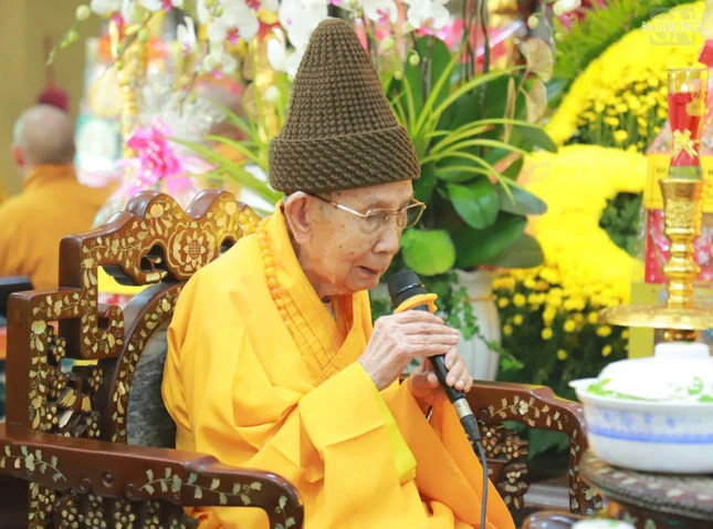 Trưởng lão Hòa thượng Thích Đức Nghiệp, Phó Pháp chủ kiêm Giám luật Hội đồng Chứng minh, Trưởng môn phái tổ đình Vĩnh Nghiêm