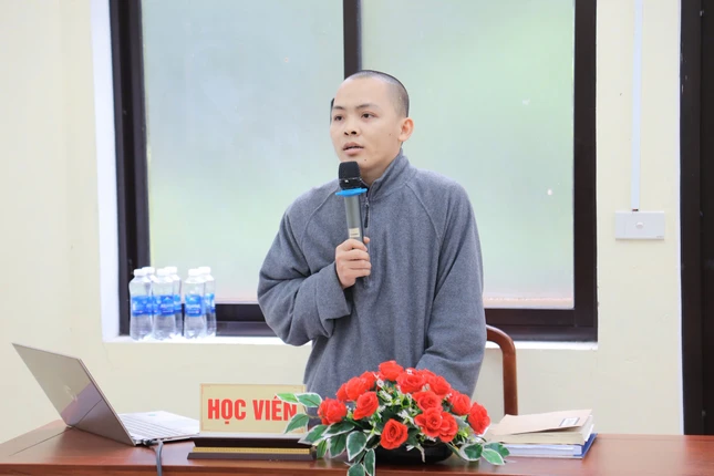 Học viên Nguyễn Ngọc Líp (Thích Thành Đạo) bảo vệ đề tài: Quan niệm “thiện – ác” trong tác phẩm Thiện ác quy cảnh lục của Thiền sư Pháp Chuyên