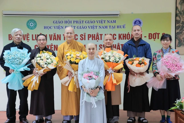 Ngày 27-12, Hội đồng chuyên môn thống nhất thông qua 6 đề tài luận văn