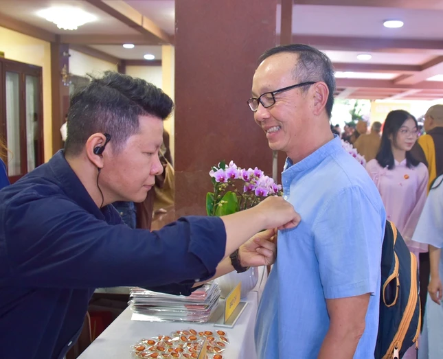 Cộng tác viên Huyền Lam (tiểu bang Washington, Hoa Kỳ) - Ảnh: Quảng Đạo