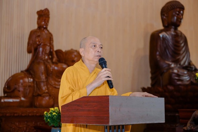 Thượng tọa Thích Huệ Khai phát biểu định hướng