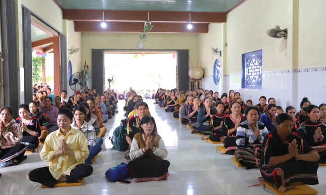 Phật tử tu Một ngày an lạc