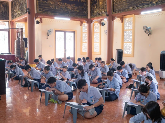 Ngoài các bậc Mở Mắt, Cánh Mềm, Chân Cứng (ngành Oanh), có 65 đoàn sinh Hướng Thiện, Sơ Thiện (ngành Thiếu) thi vượt bậc tại chùa Bát Nhã