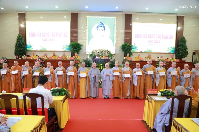 Trao 25 suất học bổng đến các Nghiên cứu sinh tiến sĩ