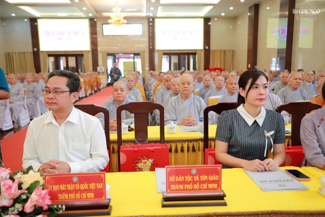 Đại diện chính quyền tham dự lễ