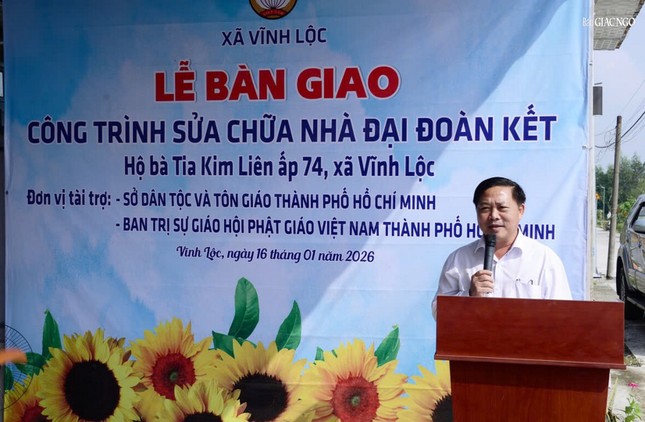 Ông Nguyễn Khánh Toàn phát biểu tại lễ bàn giao nhà