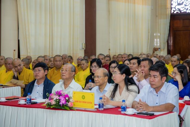 Đại diện chính quyền