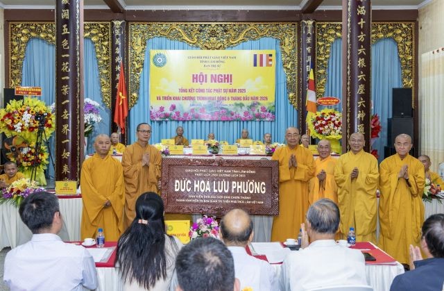 Ban Trị sự Phật giáo tỉnh tri ân công đức đến thiền viện Trúc Lâm Chánh Thiện và chùa Quán Thế Âm