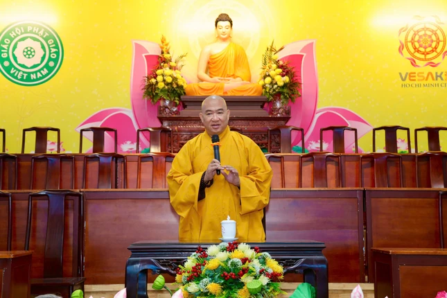 Thượng tọa Thích Phước Nguyên đạo từ chứng minh