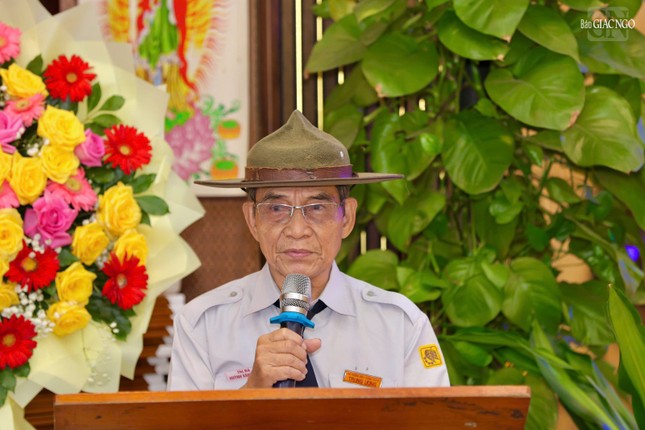 Huynh trưởng Thị Bá - Huỳnh Văn Tùng báo cáo tổng kết