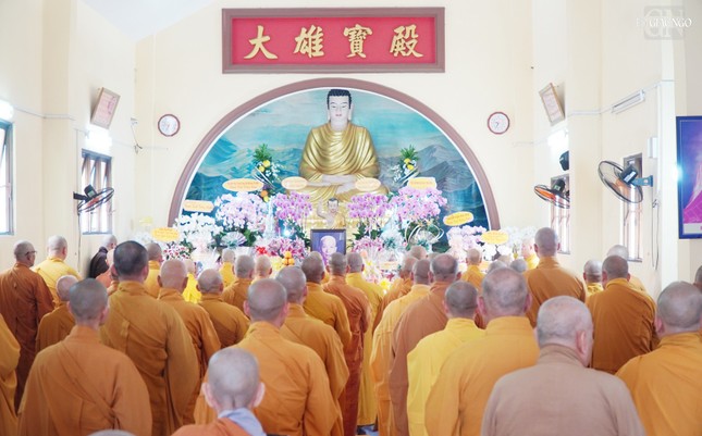 Trang nghiêm khóa lễ tưởng niệm tại chánh điện