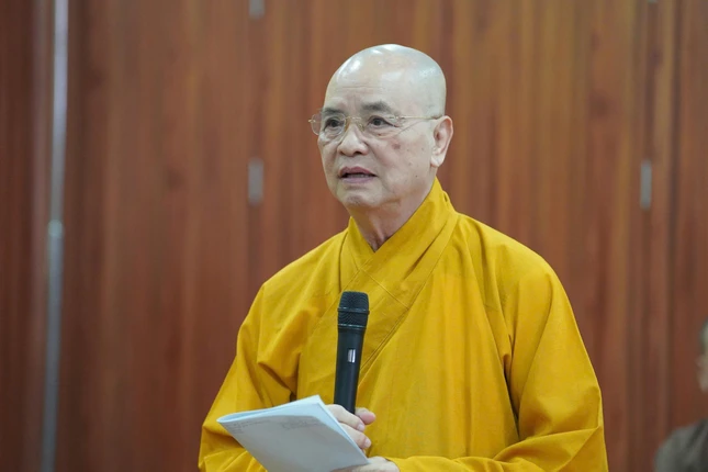 Hòa thượng Thích Huệ Phước, Phó Trưởng ban Thường trực Ban Hoằng pháp T.Ư phát biểu đóng góp về công tác hoằng pháp năm 2026 - Ảnh: Tấn Được