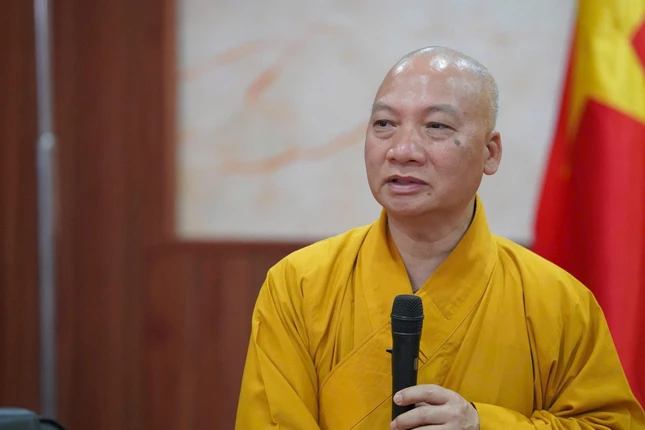 Thượng tọa Thích Chiếu Tuệ, Phó Trưởng ban Thường trực Ban Hoằng pháp T.Ư, Trưởng ban Điều hành Lớp Cao cấp giảng sư khu vực phía Bắc - Ảnh: Tấn Được