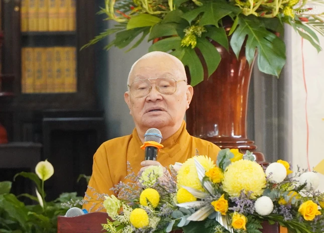 Hòa thượng Thích Giác Thuận đạo từ chứng minh