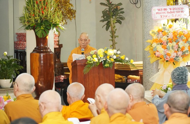 Hòa thượng Thích Giác Trí phát biểu khai mạc