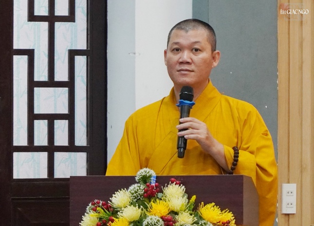 Thượng tọa Thích Minh Duyên báo cáo tổng kết