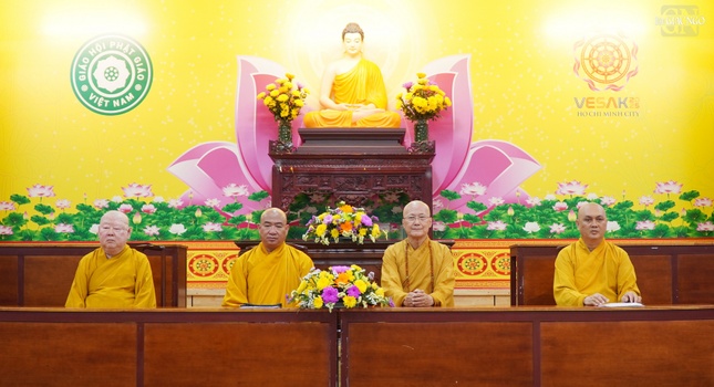 Chư tôn đức chứng minh