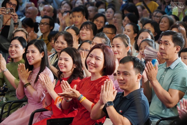 Hàng trăm Phật tử, bạn đọc tham dự buổi gặp gỡ đặc biệt, ấm áp và đầy tỉnh thức