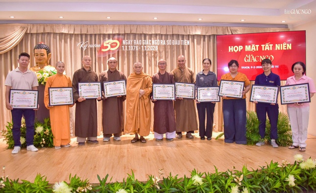 Trao Bằng tuyên dương công đức của Hội đồng Trị sự GHPGVN