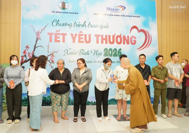 Tết yêu thương đến bà con phường Xuân Hòa, Nhiêu Lộc, Bàn Cờ