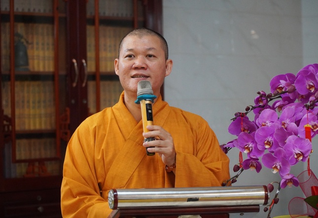Thượng tọa Thích Minh Duyên phát biểu khai mạc