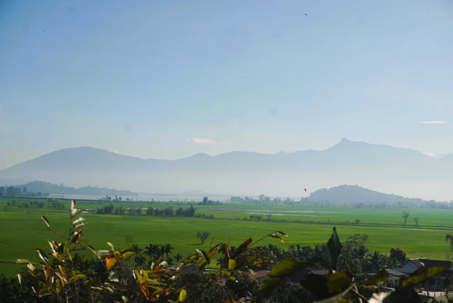 Xa xa là hồ Lắk, dãy Chư Yang Sin