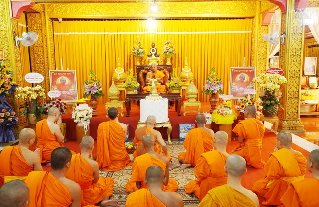 Chư Tăng khánh tuế đến Hòa thượng Danh Lung