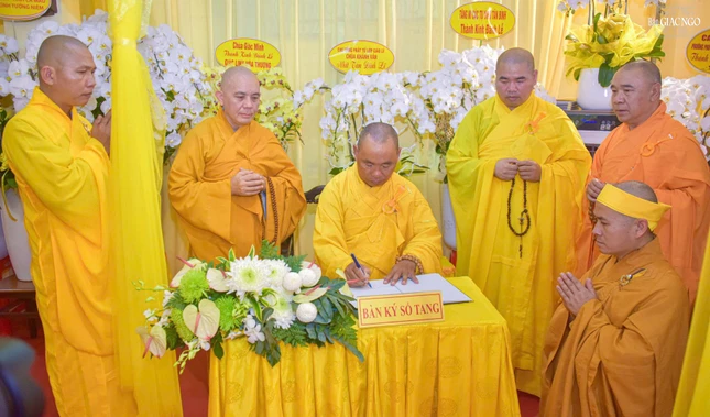 Chư tôn đức Phật giáo Bình Định (cũ) ghi sổ tang